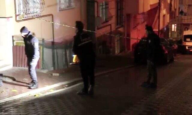 16 yaşındaki genç, çocuk odasında televizyon izlerken bir anda kanlar içerisinde kaldı