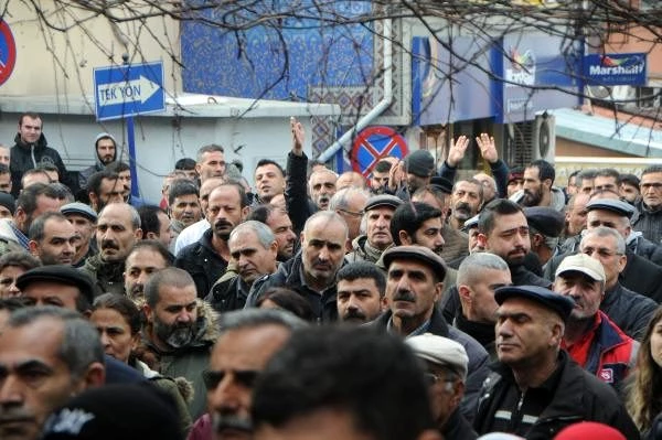 Vatandaşlar tarafından ıslıklanan CHP'li belediye başkanına partisi de tepki gösterdi