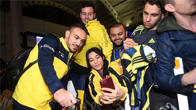 Fenerbahçe'ye Antalya'da coşkulu karşılama!