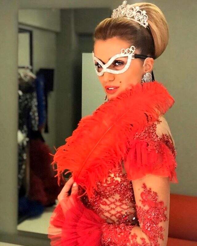 Tuğba Özay'dan büyük gaf: 80 milyonluk büyük ikramiyeyi 80 milyon kişiye dağıtırdım