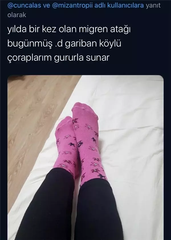 Duygu Özaslan'ın Bacaklı Migren Fotoğrafına Komik Tepkiler Geldi