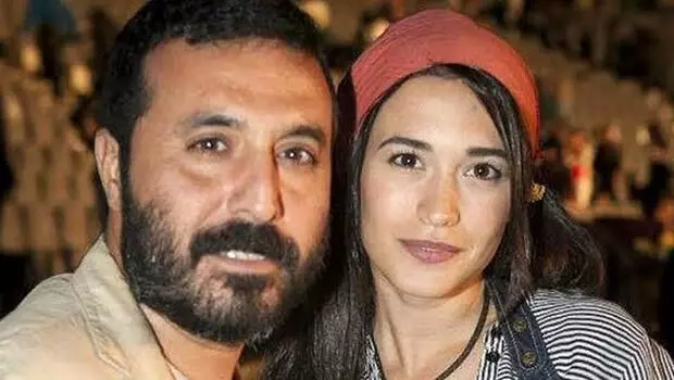 10 yıl önce evlenen Ecem Özkaya ile Mustafa Üstündağ boşandı