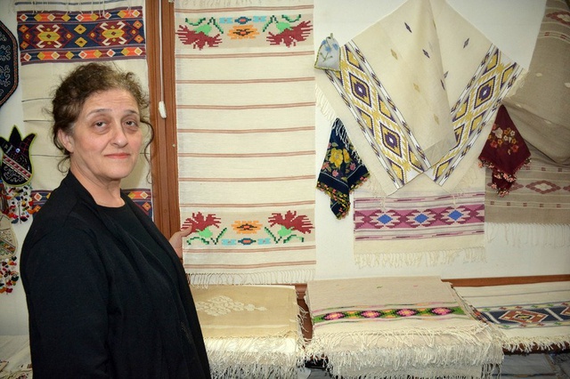 Hobi olarak başladığı keten dokumayı ticarete dönüştürdü
