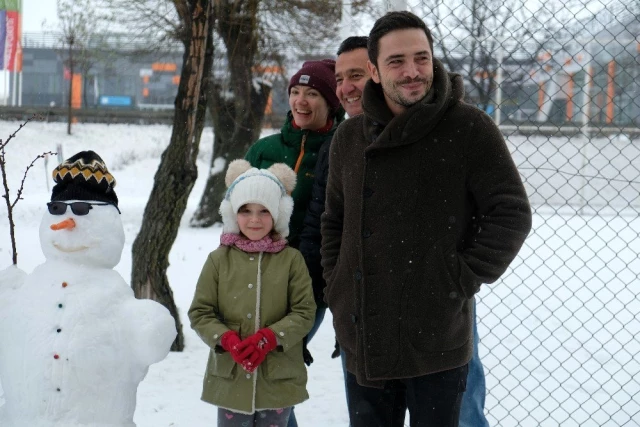 Kar savaşı yapan Murat Cemcir ile Ahmet Kural, herkesi kahkahaya boğdu
