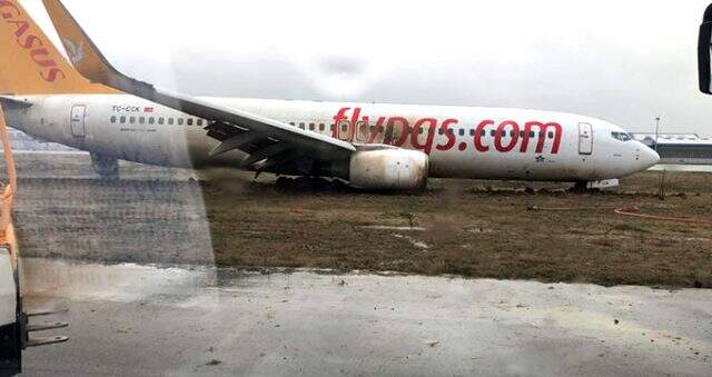 Pistten çıkan uçağın pilotları ile kulenin konuşmaları ortaya çıktı Pistten çıkan uçağın pilotu ile kulenin konuşmaları ortaya çıktı