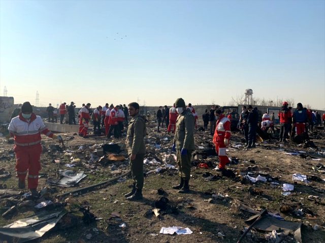 İran'da 176 kişinin öldüğü uçağın düşme anları kameraya yansıdı