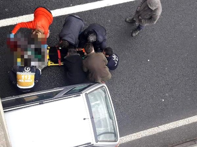Yakınlarıyla birlikte yürürken bir anda köprüden aşağı atladı