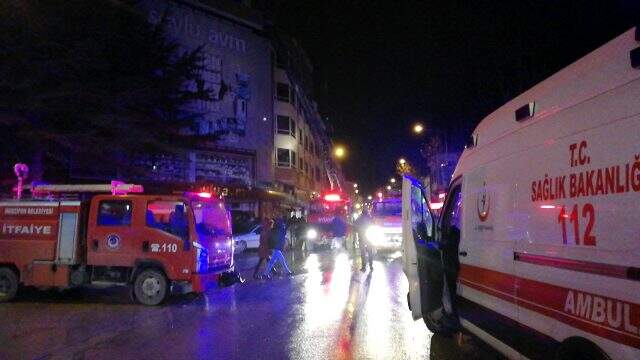 2 kişinin öldüğü yangında AVM'nin yangın merdiveninin kapatıldığı ortaya çıktı 2 kişinin öldüğü yangında AVM'nin yangın merdiveninin kapatıldığı ortaya çıktı