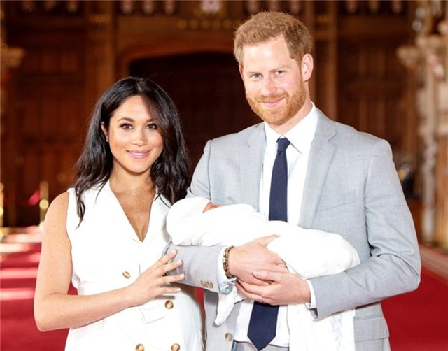 İngiltere şokta! Prens Harry ve ABD'li eşi <a class='keyword-sd' href='/meghan-markle/' title='Meghan Markle'>Meghan Markle</a> saraydan taşınıyor...