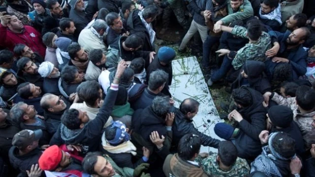 İranlı komutan: ABD üslerine saldırılarda amaç can kaybına yol açmak değil, askeri hasar vermekti