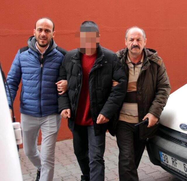 Okulunu değiştiren liseli Cihan, öldürülmekten kurtulamadı Liseli Cihan, 'yan bakma' kavgası yüzünden bıçaklanarak öldürüldü