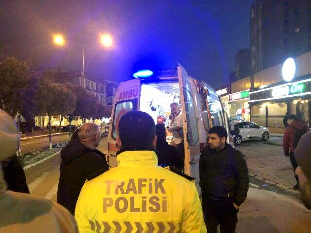 Otomobilin çarptığı kadın kısa süreli hafıza kaybı yaşadı Otomobilin çarptığı kadın kısa süreli hafıza kaybı yaşadı! Sorduğu sorular şaşırttı