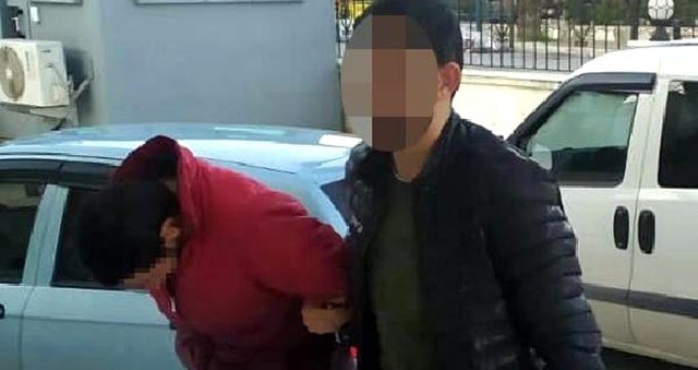 Yolda yürüyen kadın, arkasından gelen şahsın yaptığı hareketle hayatının şokunu yaşadı