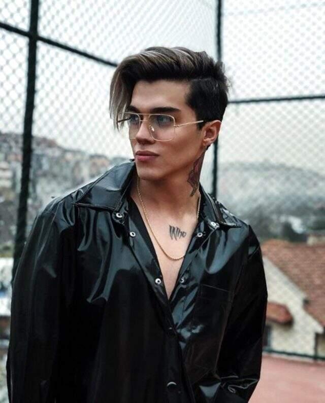 Fenomen Meriç İzgi'ye hayranından şaşkına çeviren istek: Seninle öpüşmek istiyorum, beni kırma