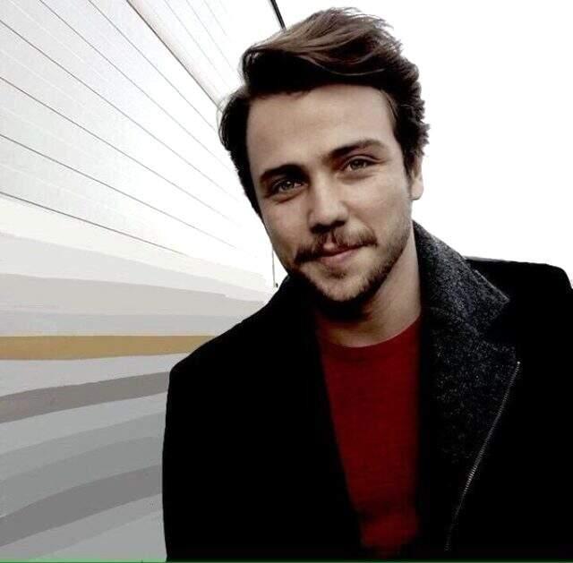 Aras Bulut İynemli, Tolga Sarıtaş'ın Çukur'a katılacağı iddialarına yanıt verdi