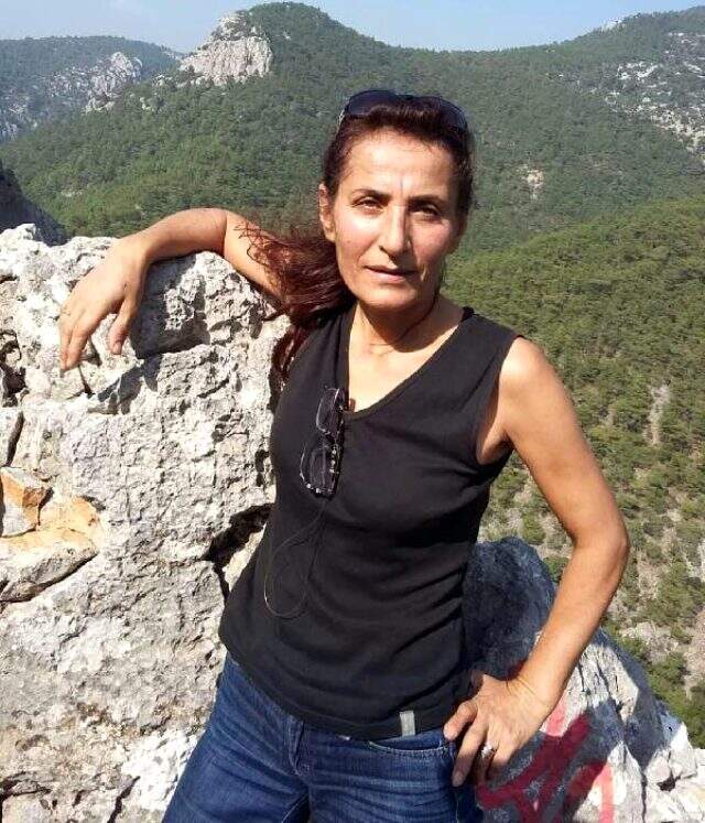 Torbalı'da sağlık müdürü ve doktor eşini öldüren sanık intihar etti Torbalı'da sağlık müdürü ve doktor eşini öldüren sanık intihar etti