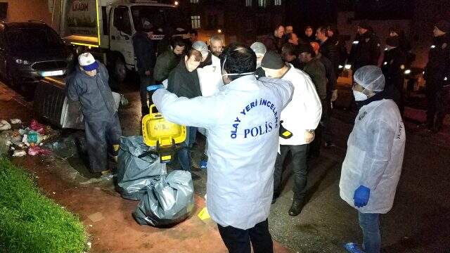 Çöp konteynerinde bulunan cesedin kayıp parçaları da çöpte bulundu Konteynerde bulunan ceset olayından korkunç detaylar geldi! Kafası vücudu ayrı yerde, diğer parçaları ayrı yerde