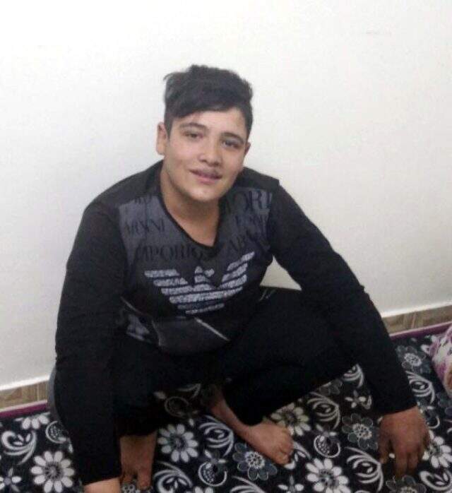 Evinden çağırdığı komşusunun oğlunu bıçaklayarak öldürdü Evinden çağırdığı komşusunun oğlunu bıçaklayarak öldürdü