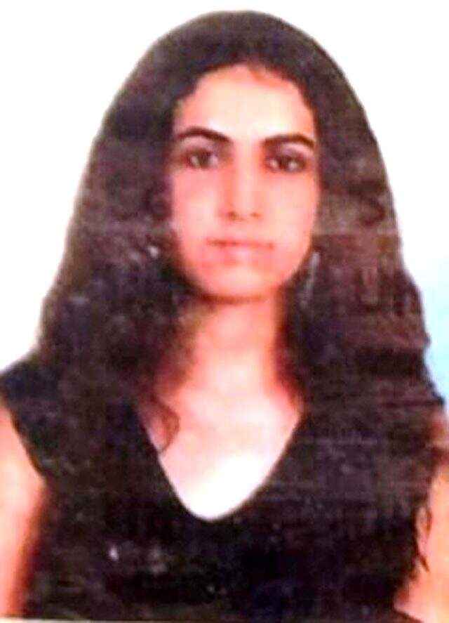 Gayri meşru hamile kalan ablasını 13 yerinden bıçaklayıp boğazını kesti ardından intihara kalkıştı Gayri meşru hamile kalan ablasını 13 yerinden bıçaklayıp boğazını kesti ardından intihara kalkıştı
