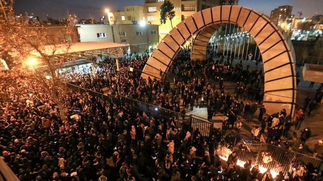 Uçak skandalı İran'da protestoların seyrini değiştirdi! Hükümete tepki var