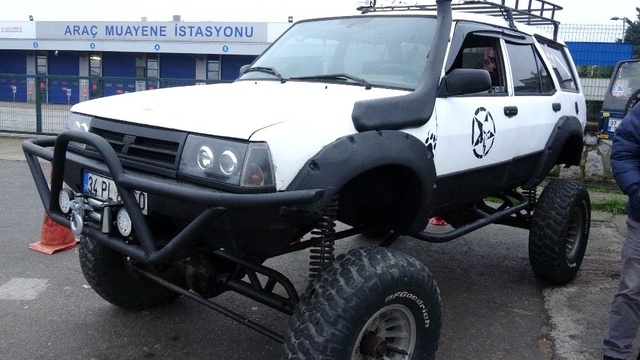 Baba yadigarı 1996 model Kartal'ı 4x4 cipe çevirdi