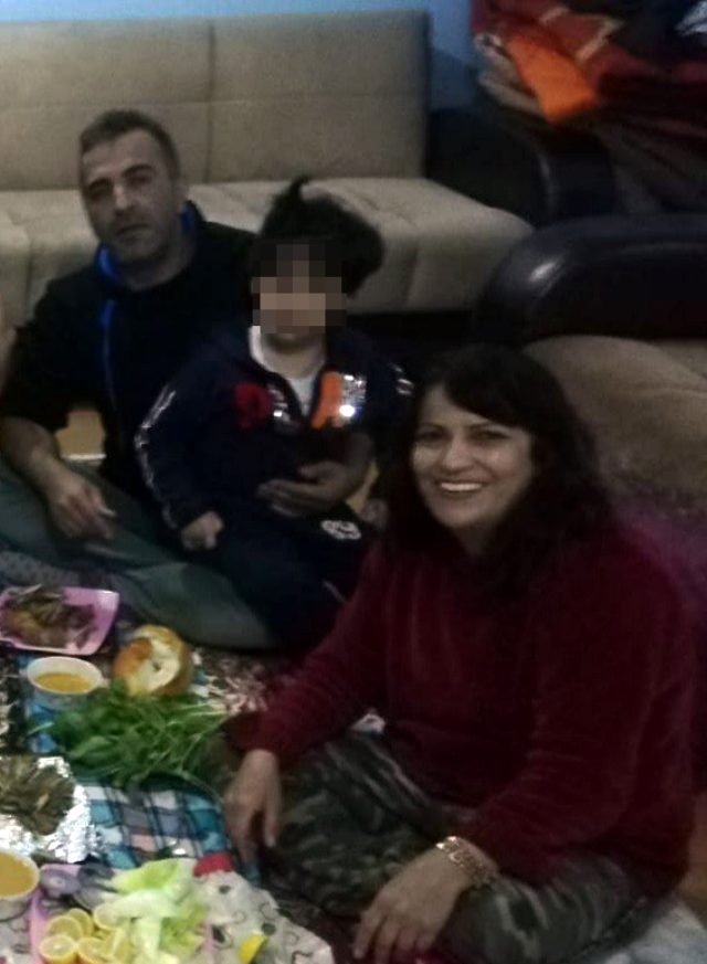 6 yaşındaki kızının kreşte yediği yemekten sonra yaşam mücadelesi verdiğini söyleyen baba, şikayetçi oldu