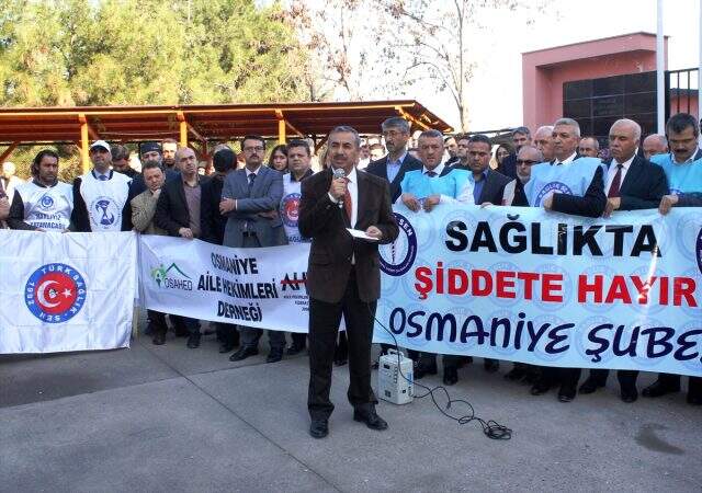 Darp edilen doktor kırık burunla ameliyata girdi Yakınının doğum ameliyatına girme talebini reddeden doktorun burnunu kırdı! Doktor kanayan burnuyla doğum yaptırdı