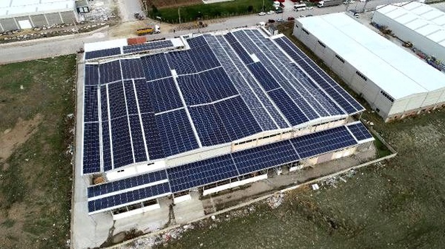 Fabrikasının çatısına güneş enerjisi santrali kurdu, ayda 100 bin lira kazanıyor