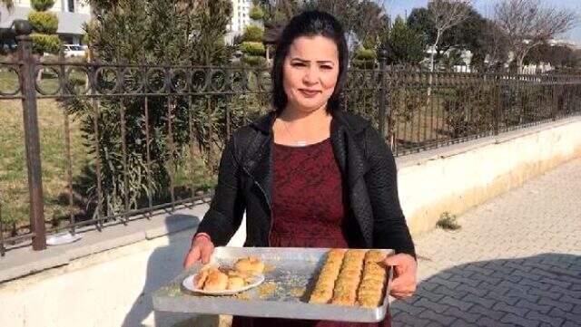 6 çocuk annesi, eşinden boşanmayı halay çekerek kutladı 6 çocuk annesi, eşinden boşanmayı halay çekerek kutladı