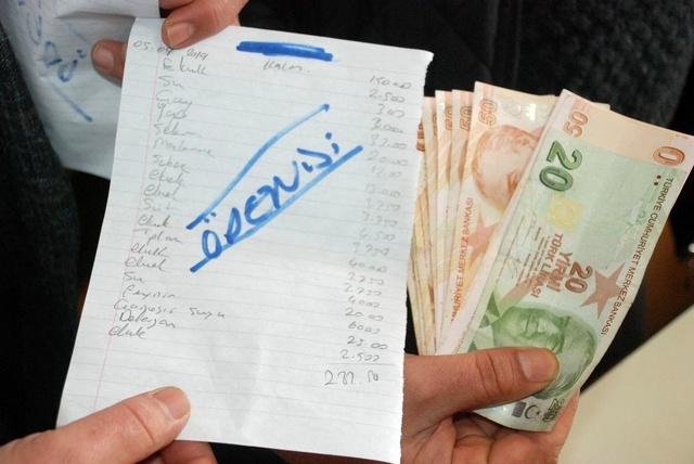 Tokat'ta hayırseverler bin yıllık zimem geleneği ile dar gelirli vatandaşların borçlarını kapatıyor