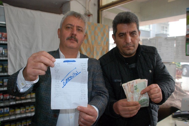 Tokat'ta hayırseverler bin yıllık zimem geleneği ile dar gelirli vatandaşların borçlarını kapatıyor