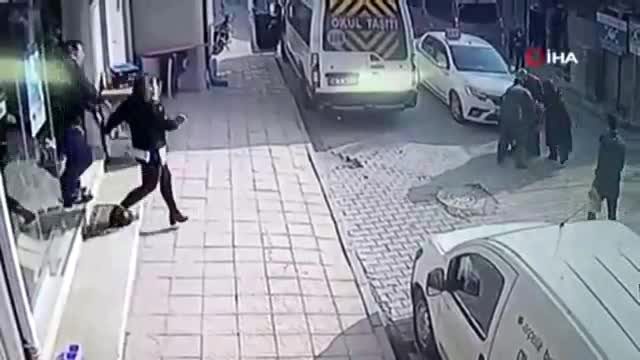 Aniden yola çıkan otizmli öğrenciye, ticari taksi çarptı