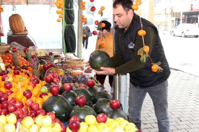 Arjantin'den getirdiği eriğin kilosunu bin TL'ye satıyor