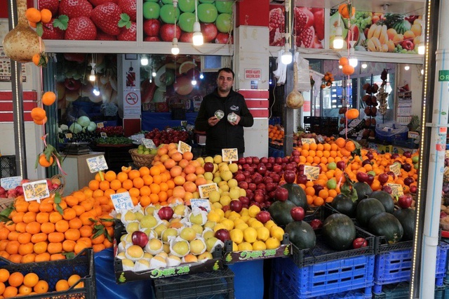 Arjantin'den getirdiği eriğin kilosunu bin TL'ye satıyor
