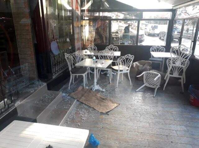 Palalı saldırganın etkisiz hale getirildiği anların yeni görüntüleri ortaya çıktı Bayrampaşa'da palalı saldırganın etkisiz hale getirildiği anların yeni görüntüleri ortaya çıktı