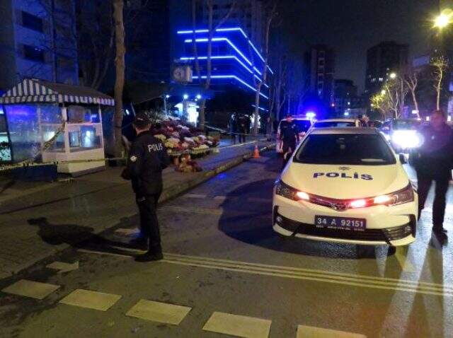 Cezaevinden yeni çıkan bir kişi, annesi ile eşini öldürdü