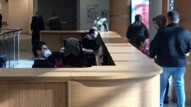 İstanbul'daki devlet hastanesinde hareketli dakikalar! Acil servis kapatılıp çalışanlara maske dağıtıldı