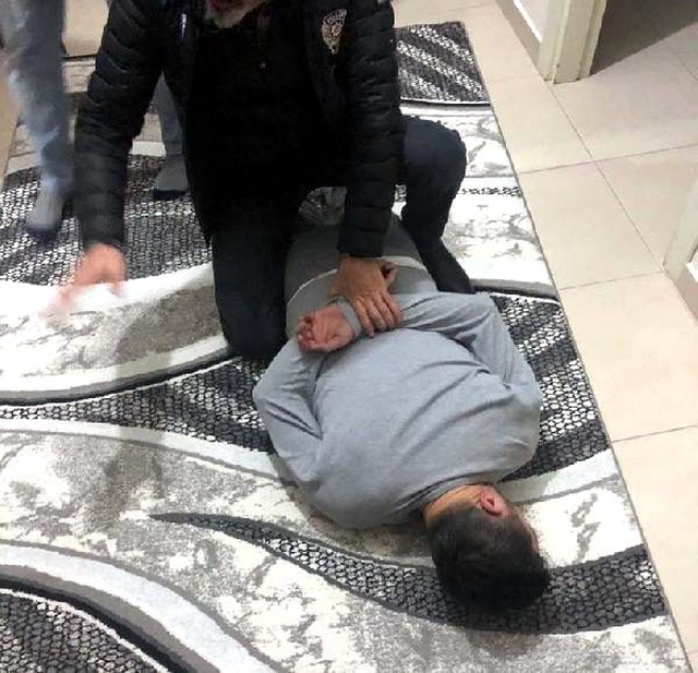 Tefeciler mağdurlara işkence yapıp videoya çektiler o görüntüleri diğer borçlulara izlettiler