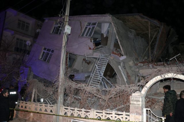 Elazığ'daki şiddetli depremin ardından ilk kareler