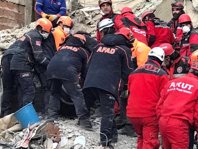 Son dakika: Elazığ'da 3 kişinin daha cansız bedenine ulaşıldı