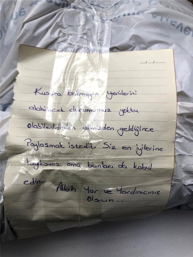 Ataşehir'den Elazığ'a Gönderilen Hediyelerdeki Notlar Duygulandırdı