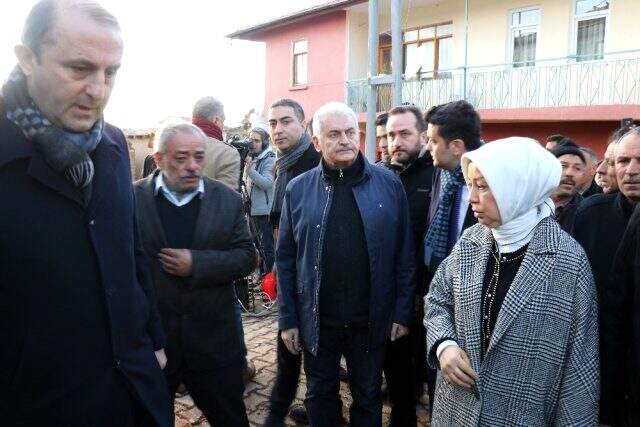 Binali Yıldırım: Ev yaparken sadece devletin kontrolüne bırakmamak lazım Binali Yıldırım: Ev yaparken sadece devletin kontrolüne bırakmamak lazım