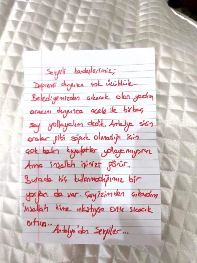 Çeyizinden çıkardığı yorganı depremzedeler için gönderdi