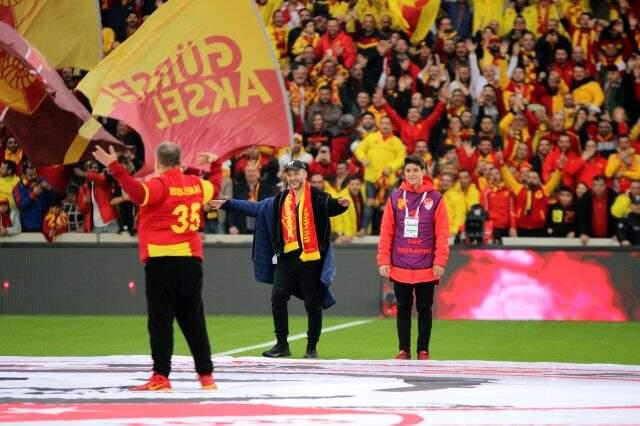 Göztepe - Beşiktaş maçında, <a class='keyword-sd' href='/riza-kocaoglu/' title='Rıza Kocaoğlu'>Rıza Kocaoğlu</a> ve babasına 6222'den ceza geliyor