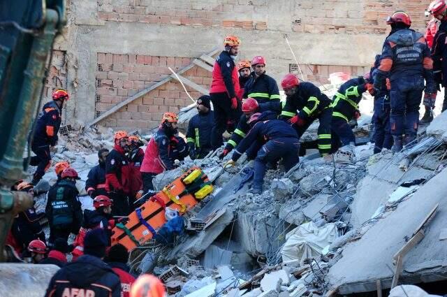 Uzmanlar, Elazığ depreminde yıkılan binalarda dere kumu kullanıldığını açıkladı