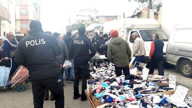 Yaralının yakınları görüntü çekmeye çalışan muhabirlere saldırdı Yaralının yakınları görüntü çekmeye çalışan muhabirlere saldırdı
