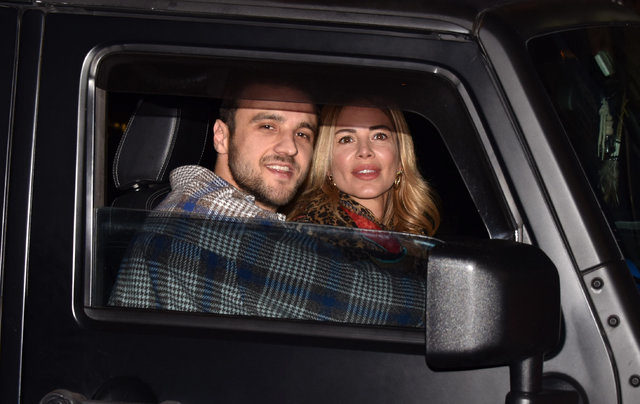 Stilist Eliz Sakuçoğlu, sevgilisiyle arabada öpüşürken görüntülendi