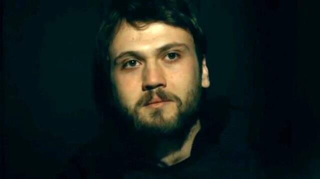 Yeni bölümü yayınlanan Çukur'da dikkat çeken sahne! Vartolu ve Yamaç yüz yüze geliyor