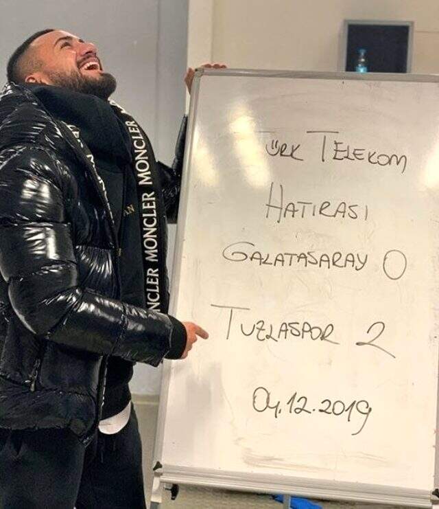 G.Saraylıları çıldırtan Gökhan Çıra'dan olay Emre Belözoğlu paylaşımı G.Saraylıları çıldırtan Gökhan Çıra'dan olay Emre Belözoğlu paylaşımı