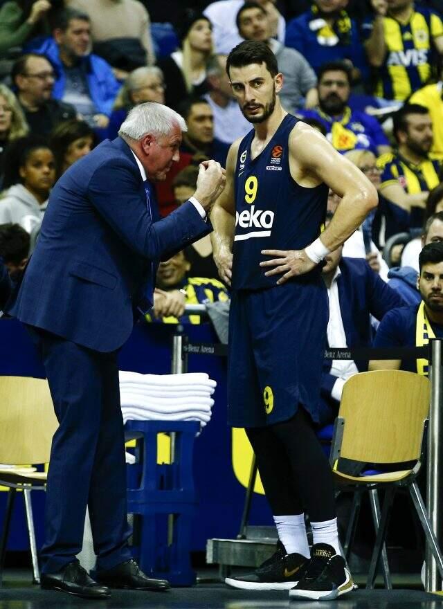 Fenerbahçe Beko, Alba Berlin'i 74-70 mağlup etti